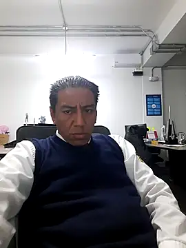 Snapshot of Romeoblues chatting on October 7, 2025, 4:42 am Romeoblues online show from October 7, 2025, 4:42 am