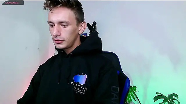 Dan Yagami online show from October 7, 2025, 2:03 pm