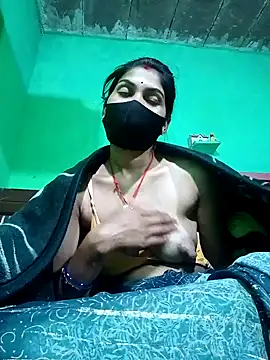 HOTBABITARAJ online show from February 3, 2025, 10:47 am