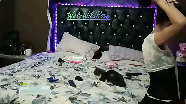WetnWildRoxy online show from January 25, 2025, 5:40 am