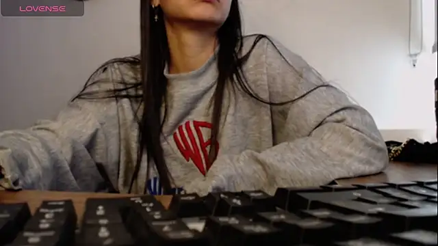 Snapshot of alma_violeta chatting on September 28, 2025, 5:51 pm alma violeta online show from September 28, 2025, 5:51 pm