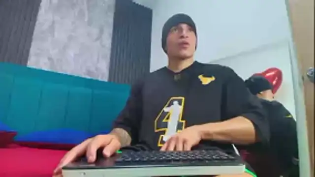 jack pergurtson01 online show from March 3, 2026, 10:32 am