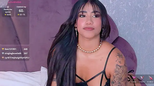 Salome Diaz  online show from May 16, 2026, 10:36 am