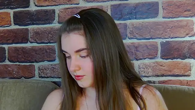 Sofia Hugs online show from March 21, 2026, 5:16 pm