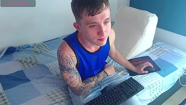 Dylanwhite23  online show from January 19, 2025, 3:29 am