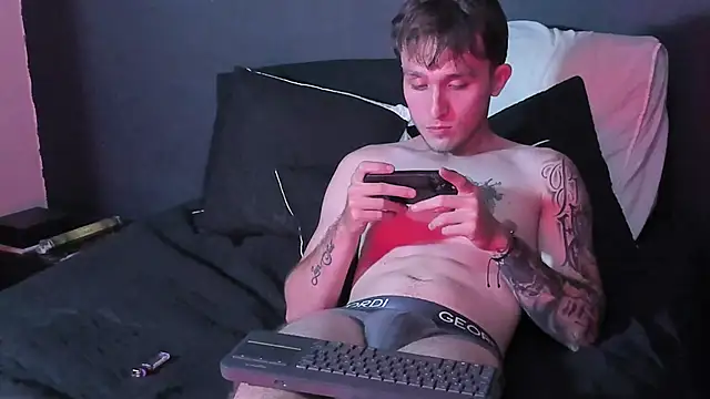 Snapshot of Dylanwhite23_ chatting on October 1, 2025, 4:40 am Dylanwhite23  online show from October 1, 2025, 4:40 am