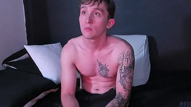 Snapshot of Dylanwhite23_ chatting on October 5, 2025, 8:29 pm Dylanwhite23  online show from October 5, 2025, 8:29 pm