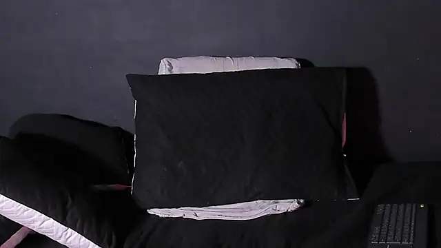 Snapshot of Dylanwhite23_ chatting on October 15, 2025, 8:31 pm Dylanwhite23  online show from October 15, 2025, 8:31 pm