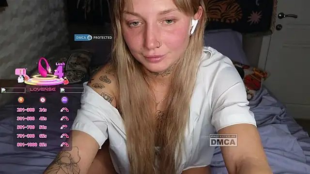 GoodGirl0024 online show from May 3, 2026, 8:37 pm