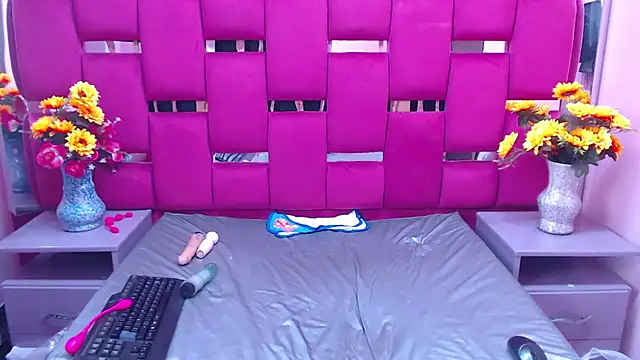 Lya Anal online show from January 8, 2025, 9:00 am