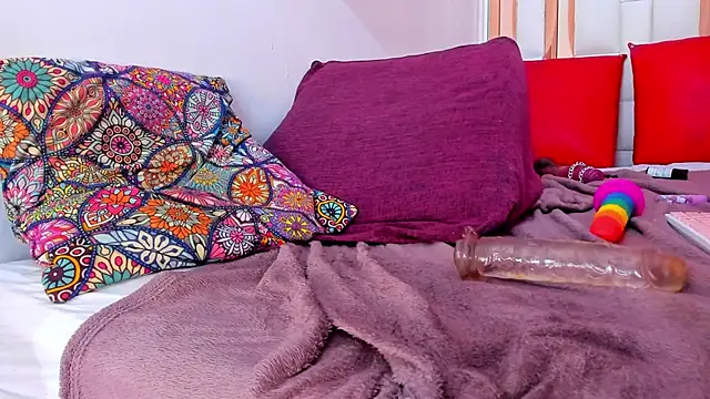 Veronika horny69 online show from February 25, 2025, 5:36 pm