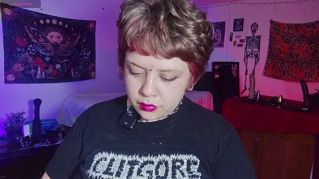 Sabrina scarlett online show from April 2, 2026, 5:27 am