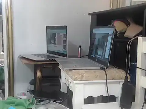 Snapshot of Jennytop chatting on February 9, 2025, 11:15 pm Jennytop online show from February 9, 2025, 11:15 pm