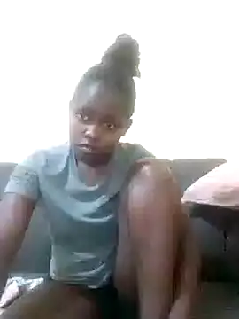 Sweetcecie01 online show from March 16, 2025, 9:37 pm