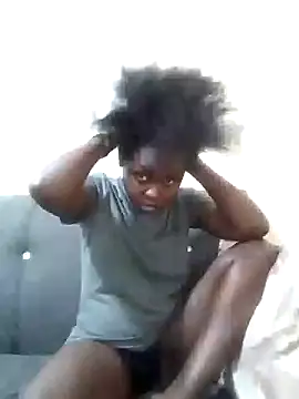 Sweetcecie01 online show from September 14, 2025, 9:03 pm