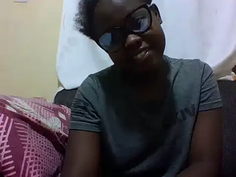 Sweetcecie01 online show from May 4, 2026, 8:38 pm