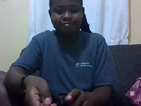 Sweetcecie01 online show from May 29, 2026, 9:35 pm