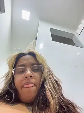 lolafairytail online show from December 15, 2025, 4:00 pm