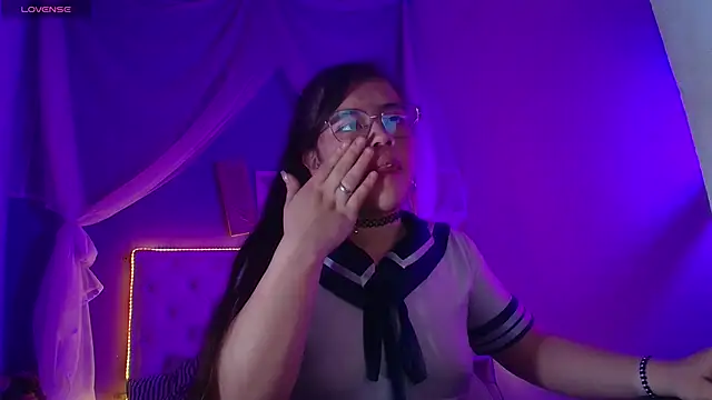 Ingrid Casas online show from December 4, 2024, 10:08 pm