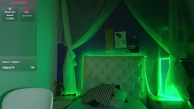 Ingrid Casas online show from December 13, 2024, 4:43 am