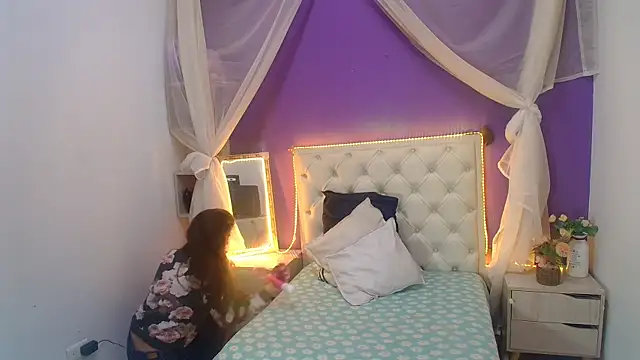 Ingrid Casas online show from December 19, 2024, 5:18 pm