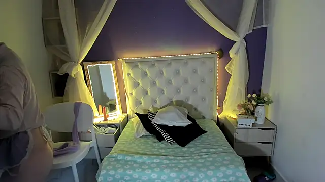 Ingrid Casas online show from December 21, 2024, 7:49 pm