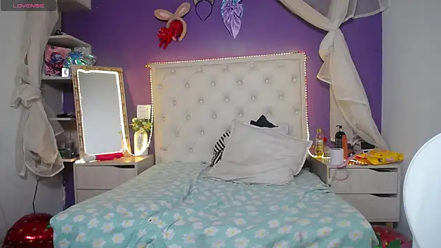 Ingrid Casas online show from March 3, 2025, 2:15 am