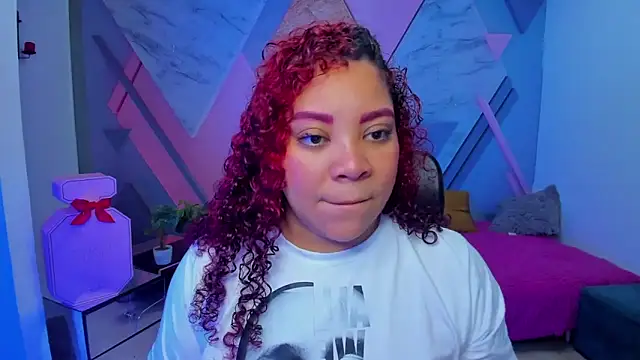 AngelaCoffee online show from November 9, 2025, 1:04 am