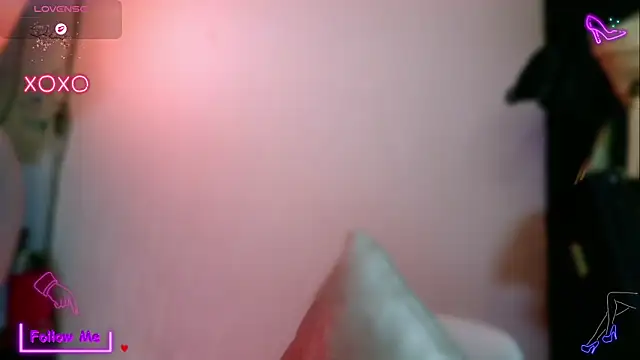 LauGrayJ online show from October 24, 2025, 9:55 pm