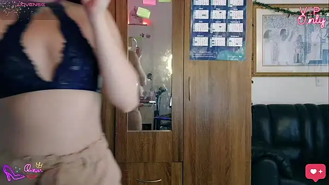 LauGrayJ online show from February 26, 2026, 6:40 pm