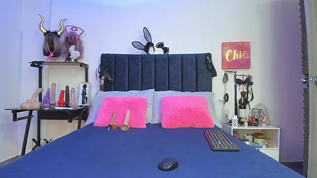 Snapshot of emmily_giraldo chatting on January 9, 2025, 11:25 am emmily giraldo online show from January 9, 2025, 11:25 am