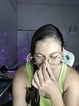 Snapshot of dani123unica chatting on October 15, 2025, 3:34 pm dani123unica online show from October 15, 2025, 3:34 pm