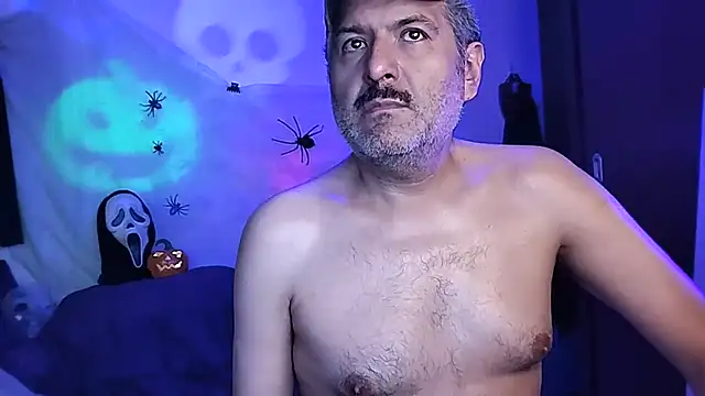 Snapshot of BushBator chatting on October 21, 2025, 6:36 am BushBator online show from October 21, 2025, 6:36 am