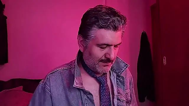 Snapshot of BushBator chatting on October 24, 2025, 6:54 am BushBator online show from October 24, 2025, 6:54 am