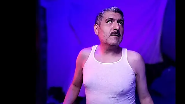 Snapshot of BushBator chatting on March 6, 2026, 8:11 am BushBator online show from March 6, 2026, 8:11 am