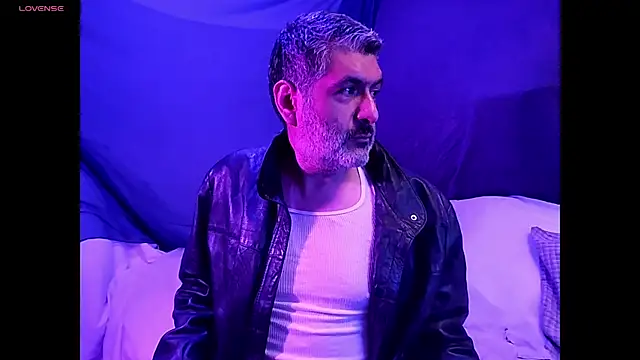 Snapshot of BushBator chatting on March 15, 2026, 7:47 am BushBator online show from March 15, 2026, 7:47 am