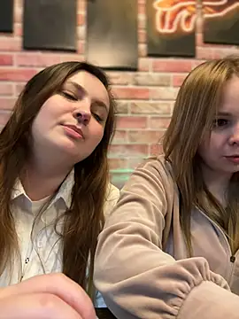  YourAnnie  online show from March 17, 2025, 4:54 pm
