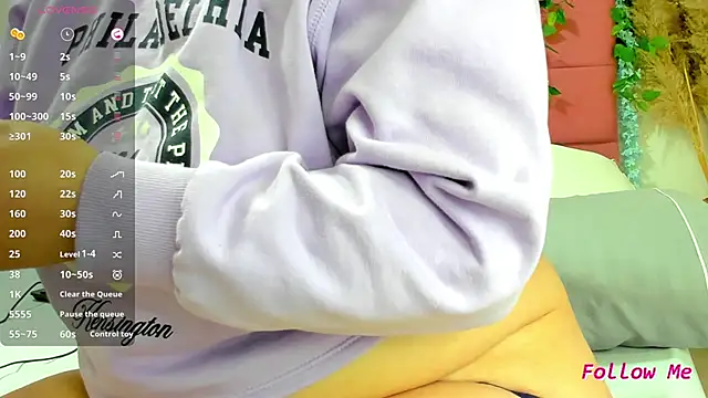 Snapshot of arisha_hot chatting on October 4, 2025, 11:30 am arisha hot online show from October 4, 2025, 11:30 am