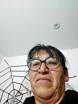 clarita 01 online show from November 6, 2025, 12:44 am