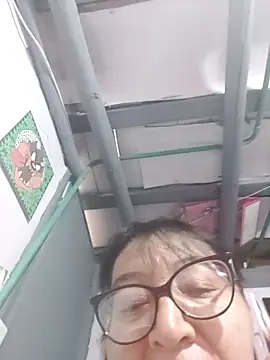 clarita 01 online show from December 16, 2025, 1:27 pm