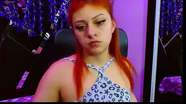 Snapshot of Emmily_Walker chatting on October 3, 2025, 3:03 am Emmily Walker online show from October 3, 2025, 3:03 am