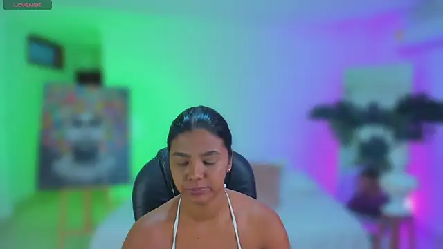 JANYLOVE   online show from April 21, 2026, 10:54 am