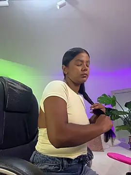JANYLOVE   online show from June 12, 2026, 10:58 am