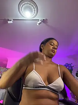 Snapshot of JANYLOVE__ chatting on July 28, 2026, 10:54 am JANYLOVE online show from July 28, 2026, 10:54 am