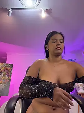 Snapshot of JANYLOVE__ chatting on August 4, 2026, 10:51 am JANYLOVE online show from August 4, 2026, 10:51 am