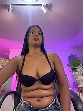 Snapshot of JANYLOVE__ chatting on August 5, 2026, 10:51 am JANYLOVE online show from August 5, 2026, 10:51 am