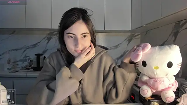 Ayesha Thebestt online show from February 5, 2026, 5:34 am