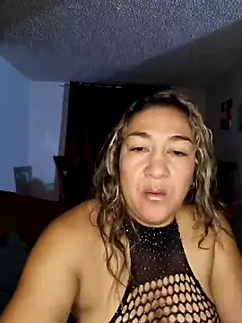 Snapshot of kitty_84 chatting on February 12, 2025, 10:03 am kitty 84 online show from February 12, 2025, 10:03 am