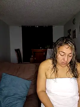 Snapshot of kitty_84 chatting on February 15, 2025, 10:44 am kitty 84 online show from February 15, 2025, 10:44 am