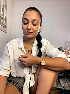 AlexandraRand online show from September 17, 2025, 6:37 am